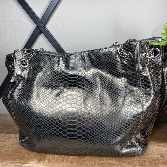 SOLD Michael Kors Jet Set Chain 2Way Shoulder Bag - Picture 5 of 13